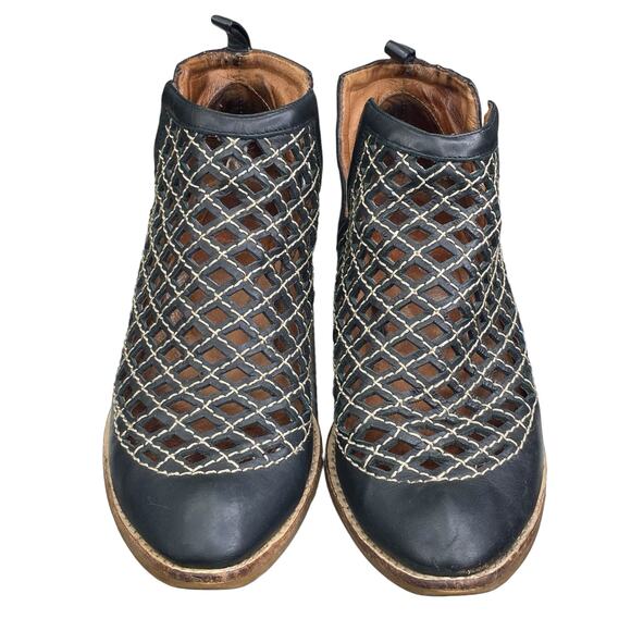 Jeffrey Campbell Women’s Taggert Black Cut Out Ankle Booties Size US 8 - Picture 7 of 11